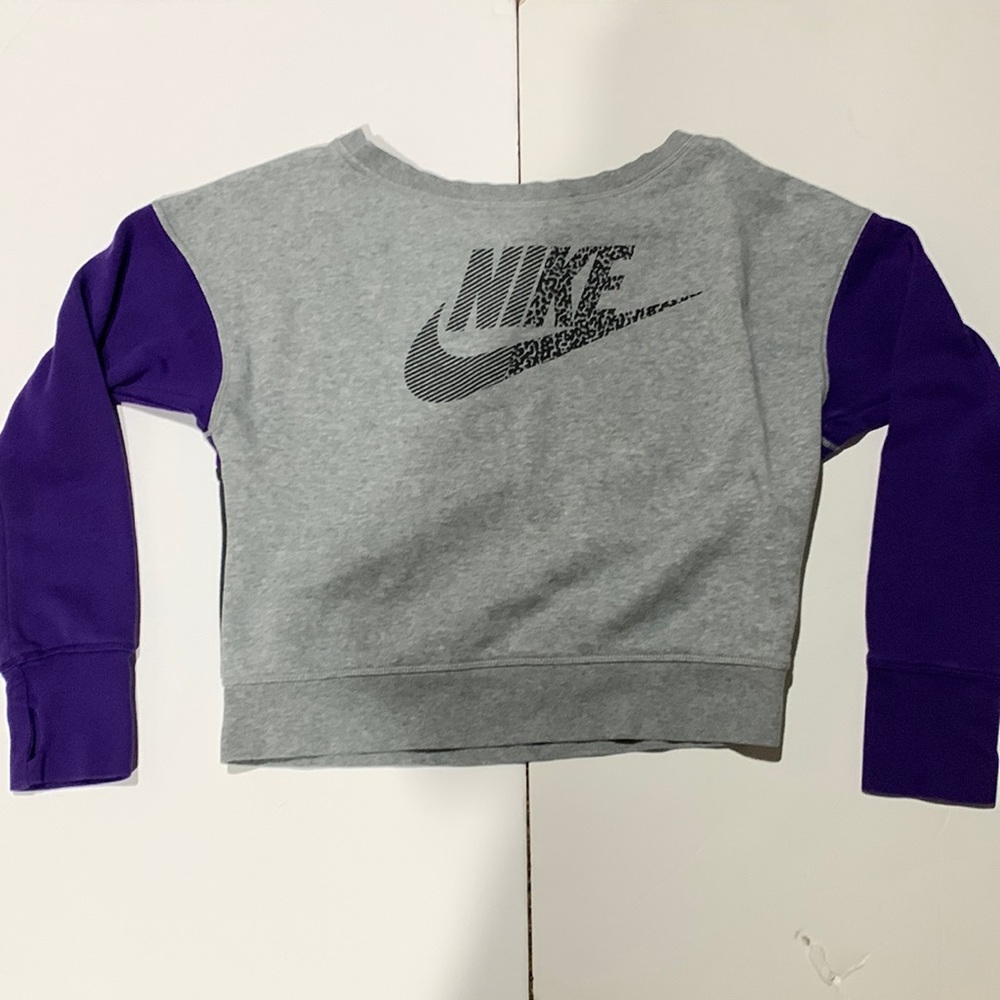 Girls large NIKE long sleeve cropped sweater with wide neck